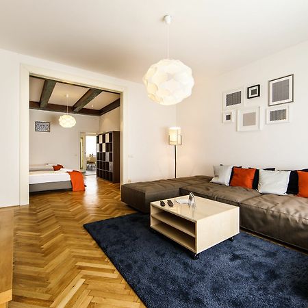 Aplend City Hviezdoslavovo Namestie บราติสลาวา ภายนอก รูปภาพ