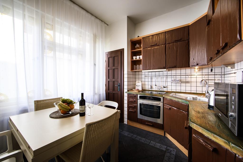 Aplend City Hviezdoslavovo Namestie บราติสลาวา ภายนอก รูปภาพ